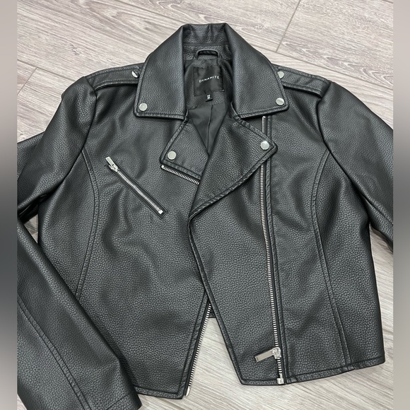 Cropped leather jacket - Picture 2 of 8